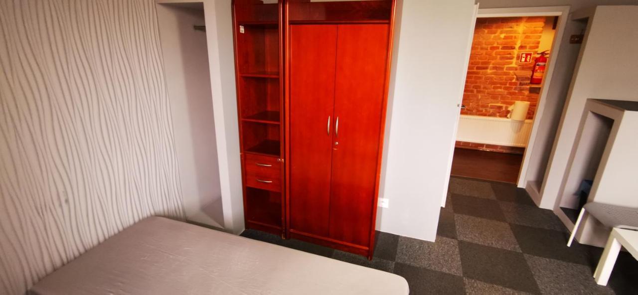 Hostel Warszawa-Ursus Extérieur photo